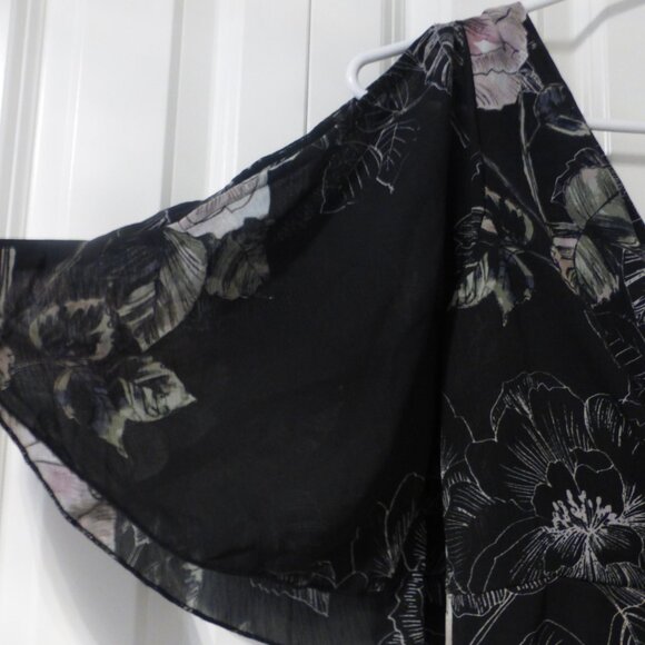 NWT LE CHATEAU black & pink floral flutter sleeve dress - Picture 5 of 15